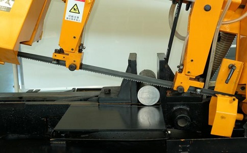 南溪数控带锯床自动送料精度会出现偏差吗？