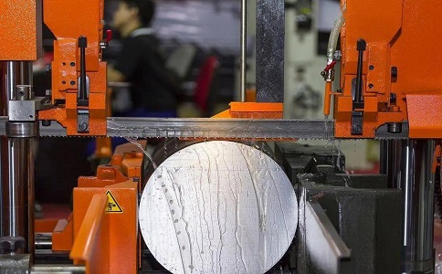 南溪立式金属带锯床切削出现跑带故障解决方法！